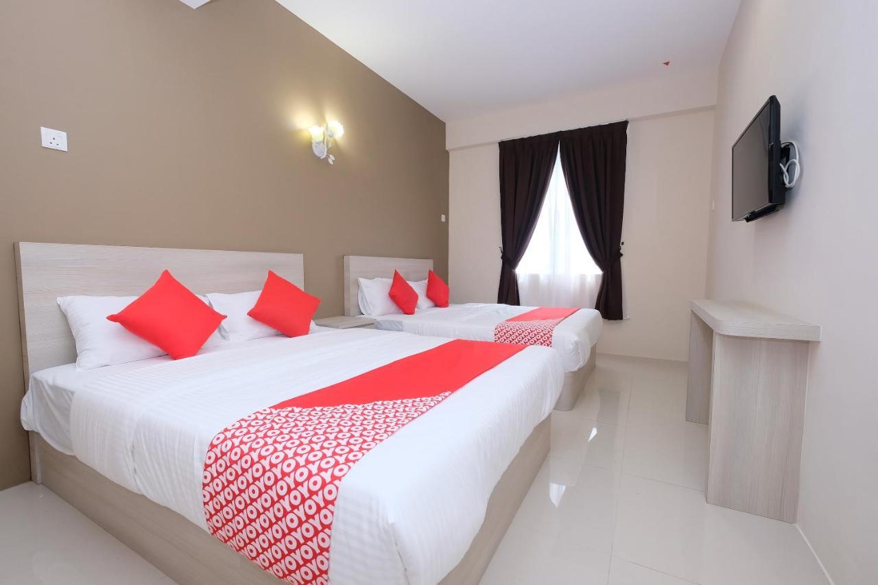 โอโย 43935 มันกาลิน โฮเต็ล Hotel กวนตัน ภายนอก รูปภาพ