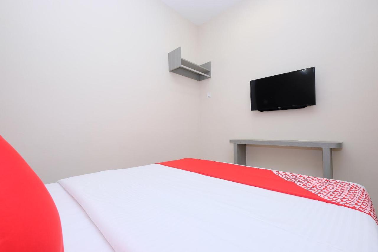 โอโย 43935 มันกาลิน โฮเต็ล Hotel กวนตัน ภายนอก รูปภาพ