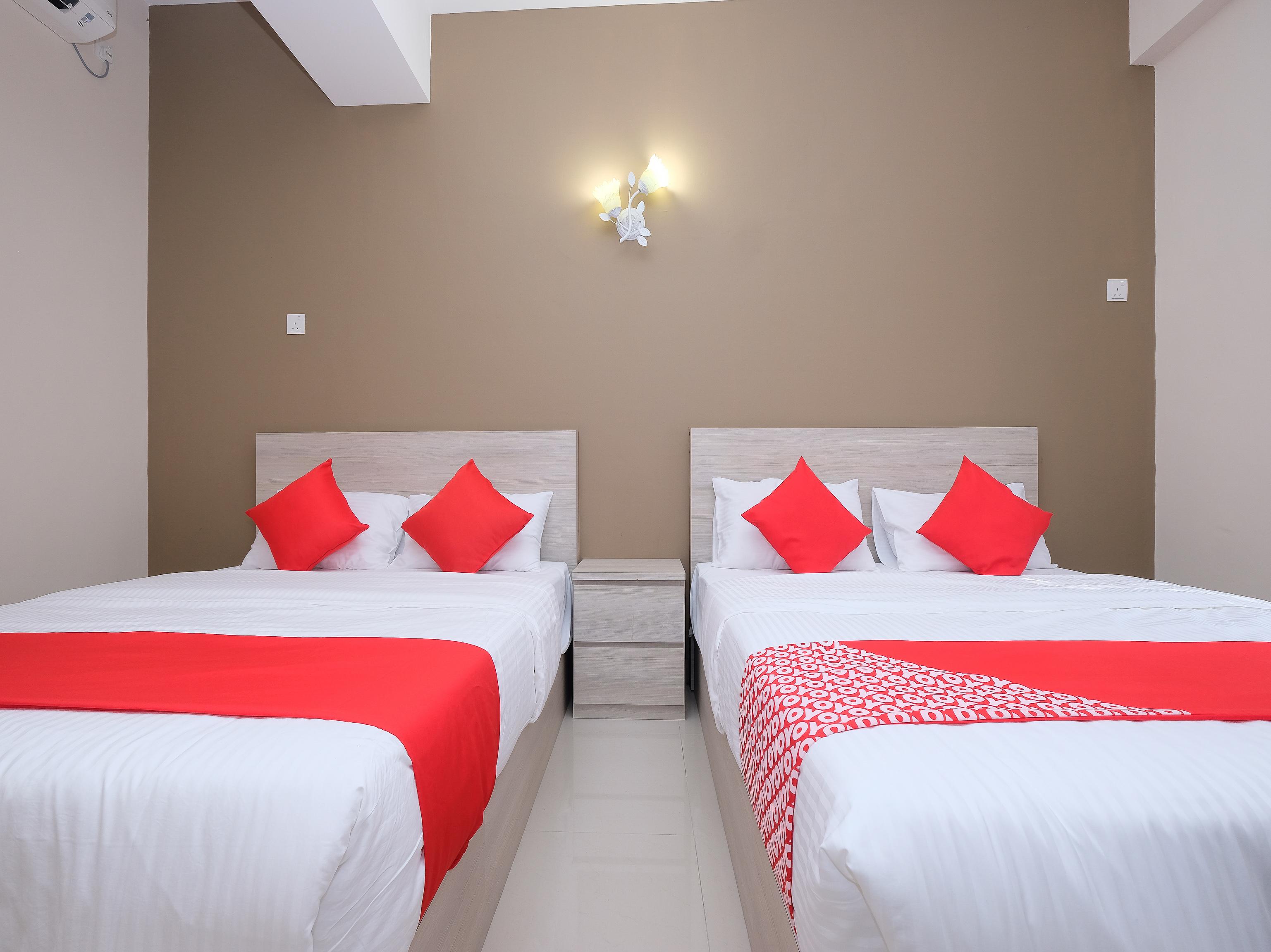 โอโย 43935 มันกาลิน โฮเต็ล Hotel กวนตัน ภายนอก รูปภาพ