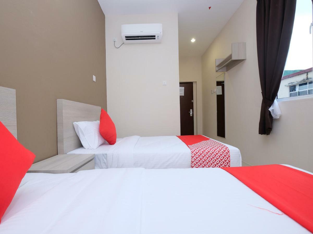 โอโย 43935 มันกาลิน โฮเต็ล Hotel กวนตัน ภายนอก รูปภาพ